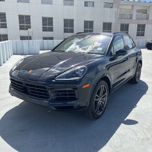 PORSCHE CAYENNE - 1