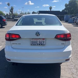 VOLKSWAGEN JETTA 1.4T SE - 7