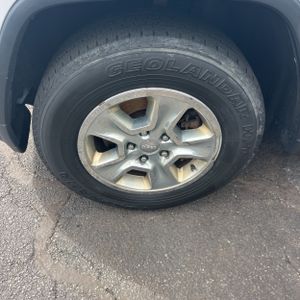 JEEP GRAND CHEROKEE LAREDO - 10