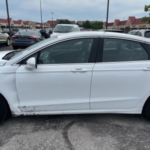 FORD FUSION SE - 3