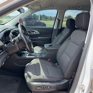2018 Chevrolet TRAVERSE LT CLOTH thumbnail 32