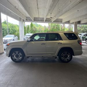 2016 Toyota 4RUNNER LIMITED photo 3