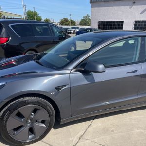 TESLA MODEL 3 BASE - 2