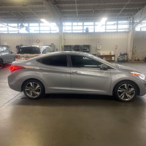 HYUNDAI ELANTRA LIMITED - 10