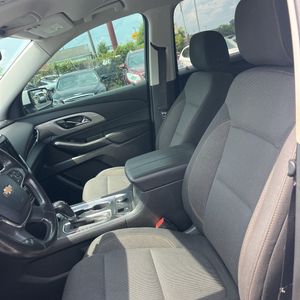 صورة 31 لـ 2020 Chevrolet TRAVERSE LT CLOTH