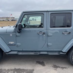JEEP WRANGLER UNLIMITED SAHARA - 4