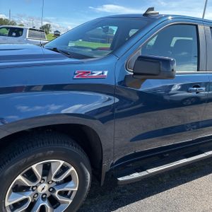 صورة 2 لـ 2020 Chevrolet SILVERADO 1500 RST