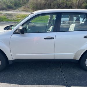 SUBARU FORESTER X - 4