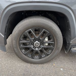 2024 Toyota SEQUOIA LIMITED 缩略图 17