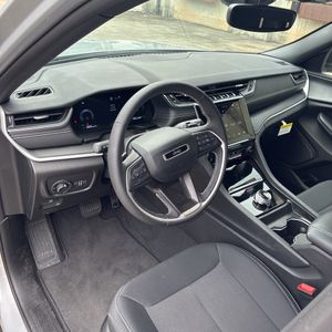 2024 JEEP GRAND CHEROKEE LAREDO — миниатюра 36