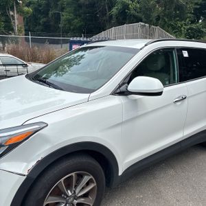 صورة 2 لـ 2017 Hyundai SANTA FE SE