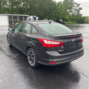 FORD FOCUS SE - 5