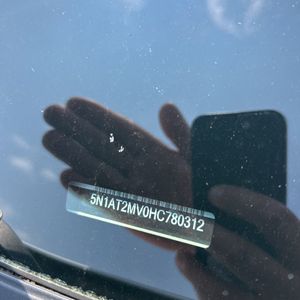 2017 Nissan ROGUE SL — миниатюра 53