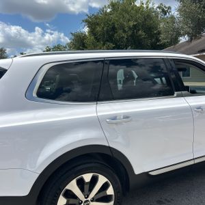 2021 KIA TELLURIDE S photo 9