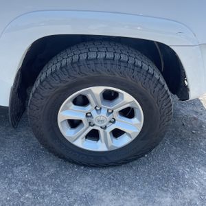 2014 Toyota 4RUNNER SR5 thumbnail 20