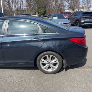 HYUNDAI SONATA LIMITED - 6