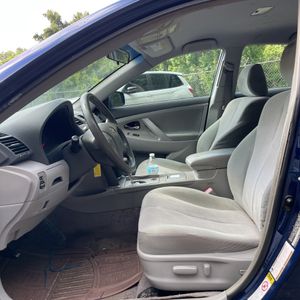 2010 Toyota CAMRY LE thumbnail 32