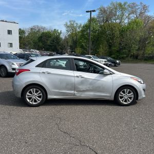 HYUNDAI ELANTRA - 10