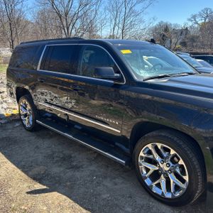 CHEVROLET SUBURBAN LT - 10