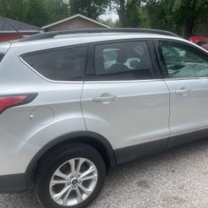 FORD ESCAPE SE - 9