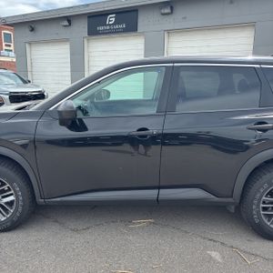 NISSAN ROGUE S INTELLIGENT AWD - 4