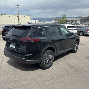 NISSAN ROGUE S INTELLIGENT AWD - 8