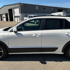 KIA NIRO PLUG-IN HYBRID EX - 4