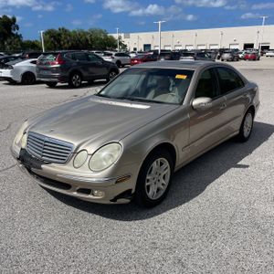 MERCEDES-BENZ E-CLASS - 1