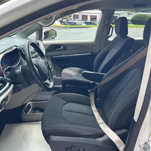 2022 Chrysler VOYAGER LX 缩略图 31