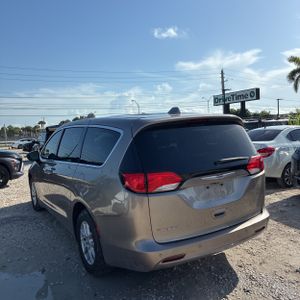 صورة 4 لـ 2018 Chrysler PACIFICA LX