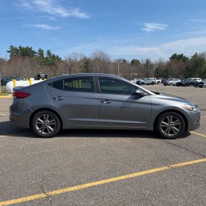 HYUNDAI ELANTRA VALUE EDITION - 10