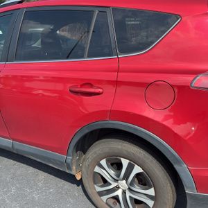 صورة 6 لـ 2016 Toyota RAV4 LE