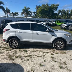 FORD ESCAPE SE - 10