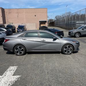 HYUNDAI ELANTRA LIMITED - 10