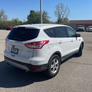 FORD ESCAPE SE - 8
