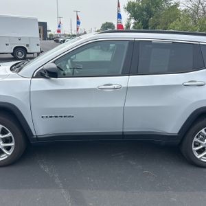 2024 JEEP COMPASS LATITUDE LUX 照片 4