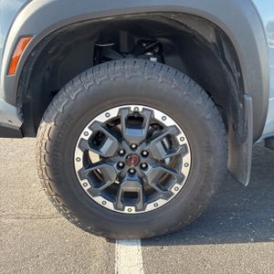 2025 Nissan FRONTIER PRO-4X 缩略图 17