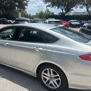 FORD FUSION SE - 6