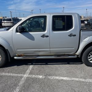NISSAN FRONTIER SV - 4