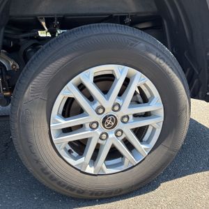 صورة مصغرة 18 لـ 2023 Toyota TUNDRA SR5