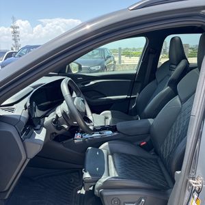 2025 AUDI SQ6 E-TRON PRESTIGE 缩略图 32