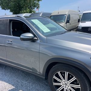 2026 Mercedes-BENZ GLE — миниатюра 13