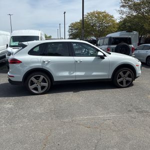 PORSCHE CAYENNE BASE - 10