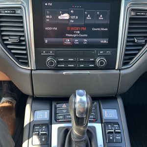 صورة 38 لـ 2018 Porsche MACAN BASE