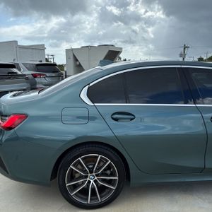 BMW 3 Series 330i - 9