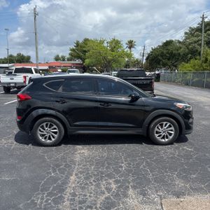 HYUNDAI TUCSON SE - 10