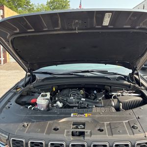 2025 JEEP GRAND CHEROKEE LAREDO — миниатюра 41