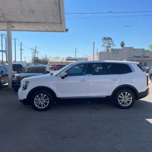 KIA TELLURIDE LX - 3