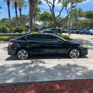 صورة 10 لـ 2017 Acura ILX BASE