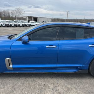 KIA STINGER PREMIUM - 4